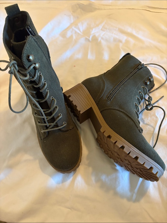 Sonoma Shoes - Sonoma Olive Lace-Up Combat Boots with Tan Lug Sole